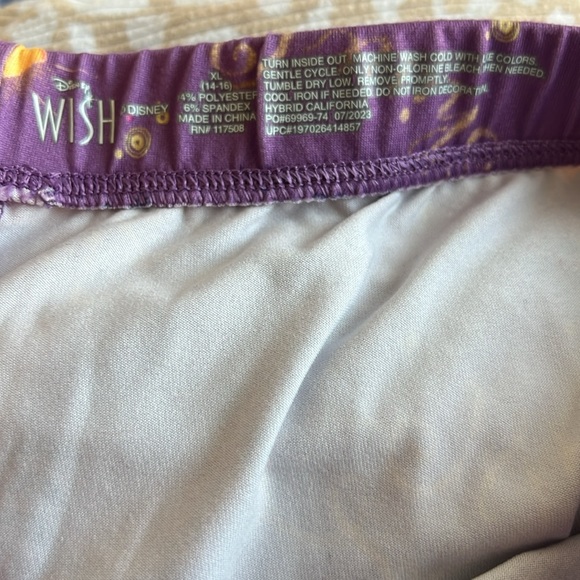Disney "Wish" Graphic Leggings - Picture 6 of 6